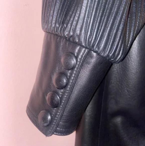 Make Me An offer !Vntage Black Custom Leather & Fox Real Fur - Picture 2 of 6